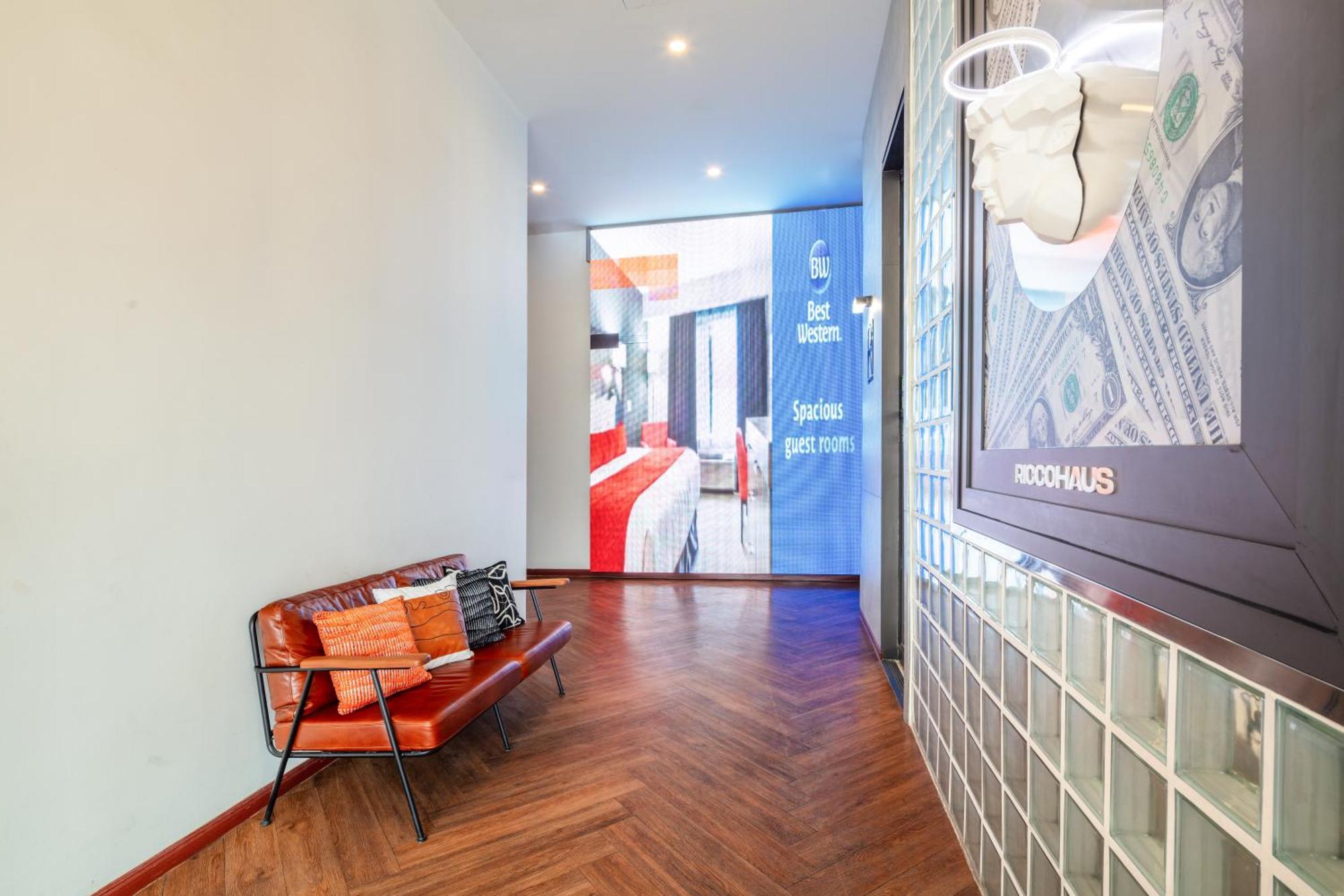 Surestay By Best Western Iconic Ari-Jatujak Bangkok Exterior photo